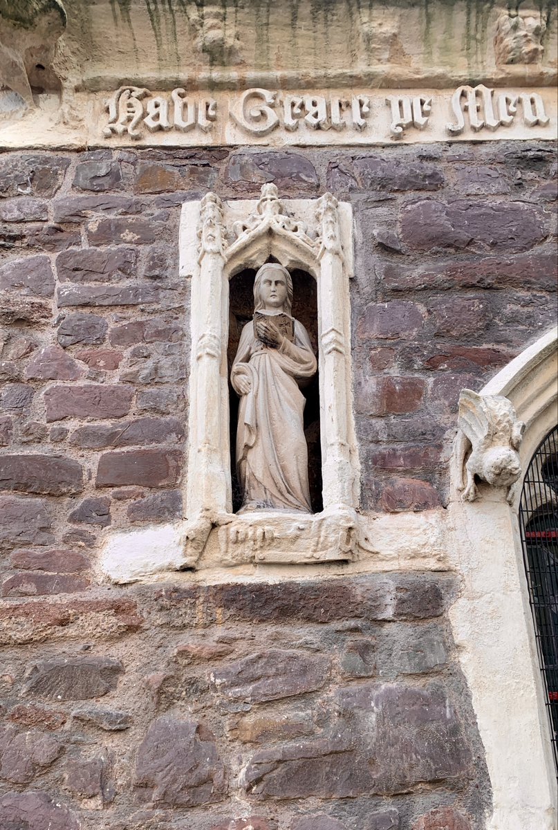 JBPhotos_UK's tweet photo. One of the Sisters Grimm?
#StoneworkSunday #SundayStone https://t.co/ipJKLjrNjP