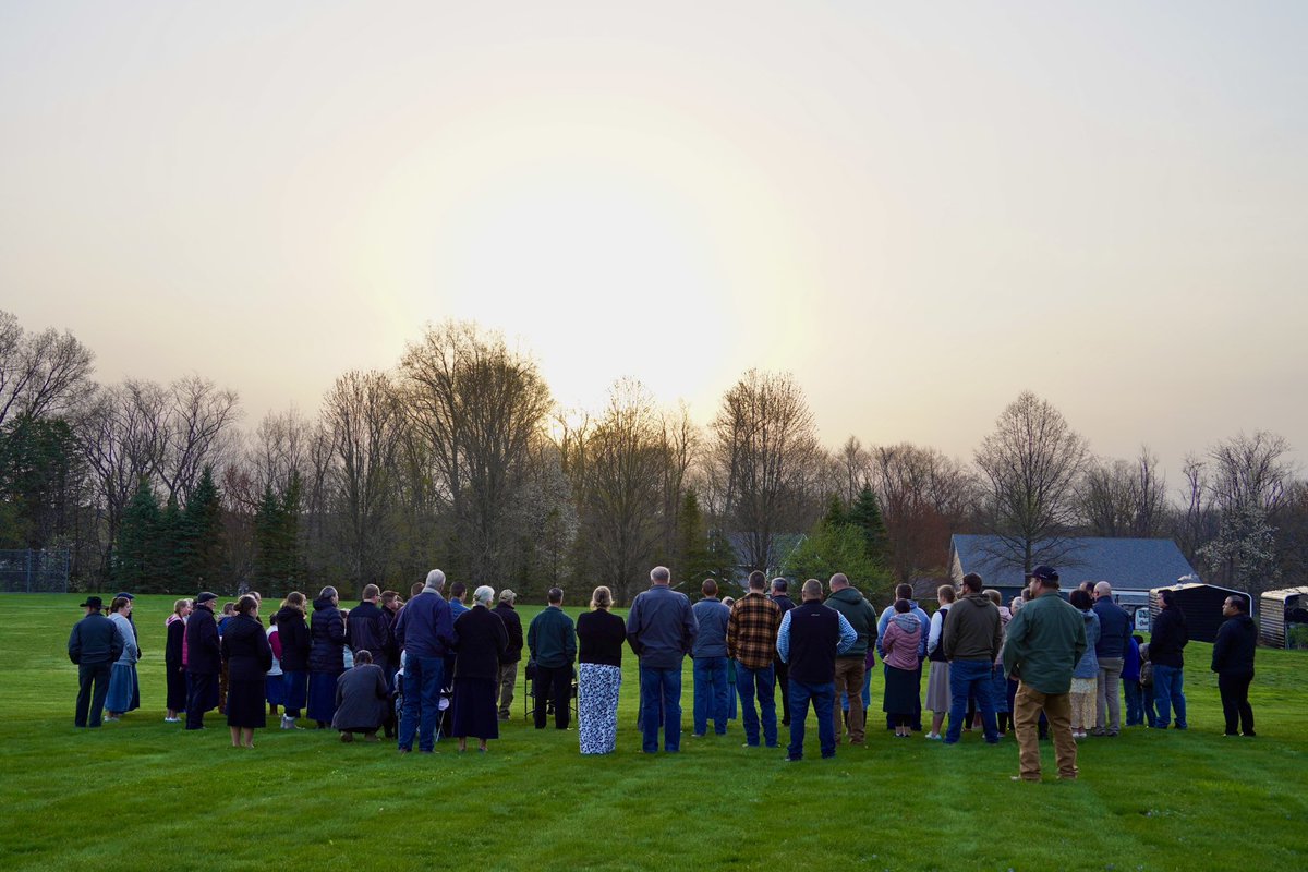 SalemWMC's tweet photo. Easter Sunrise Service https://t.co/F1nFRTwxyS
