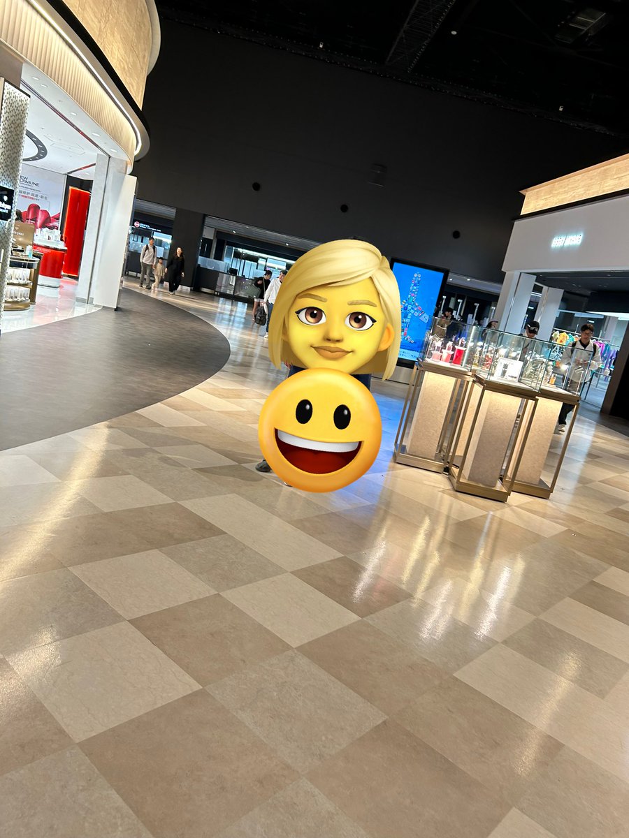 ana_dia_'s tweet photo. リニューアルした福岡空港&amp;ラウンジ福岡に初めて行きました🥺👏

まず出国の際の保安検査に…プライオリティレーンが誕生していました。これまでなかった‼️SFC保有でプライオリティレーン使用できました✨

出国後の風景も新しい✨ゲートの方に歩くと、いつもの見慣れた搭乗ゲートに繋がる感じでした👍 https://t.co/kUfoTB4VXt