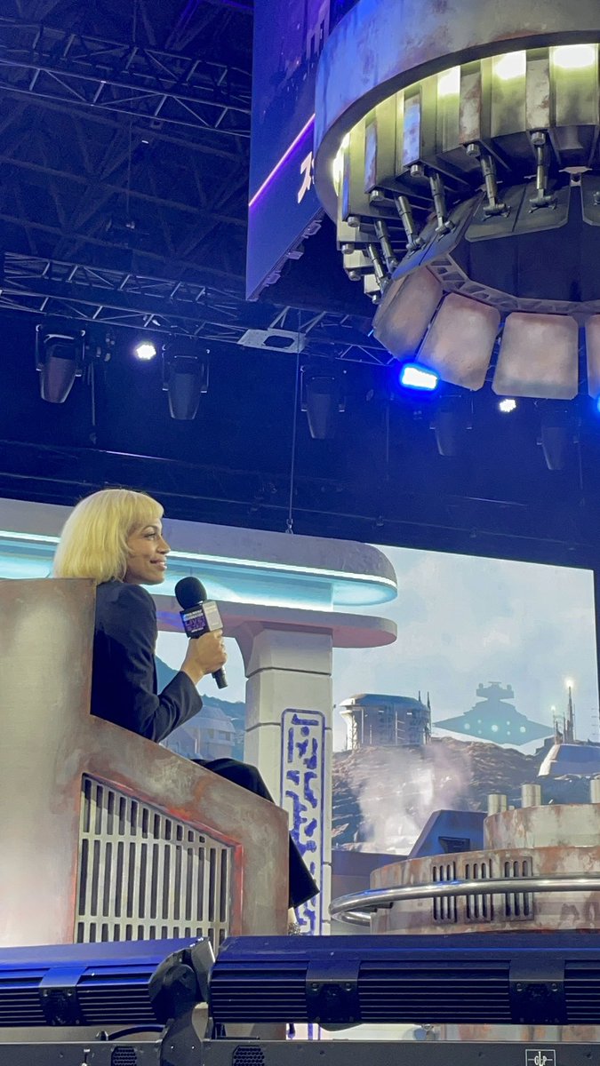 m_films07's tweet photo. #SWCJ 最終日‼️
今日はロザリオドーソンさんや
マッツのステージを見れました😭
この3日間イベントに参加して
充実した日々を過ごせたと思います!
これからもスターウォーズのファンで
あり続けたいです✨️
May The Force Be With You

 #スターウォーズセレブレーション https://t.co/RJuWEpI1ap