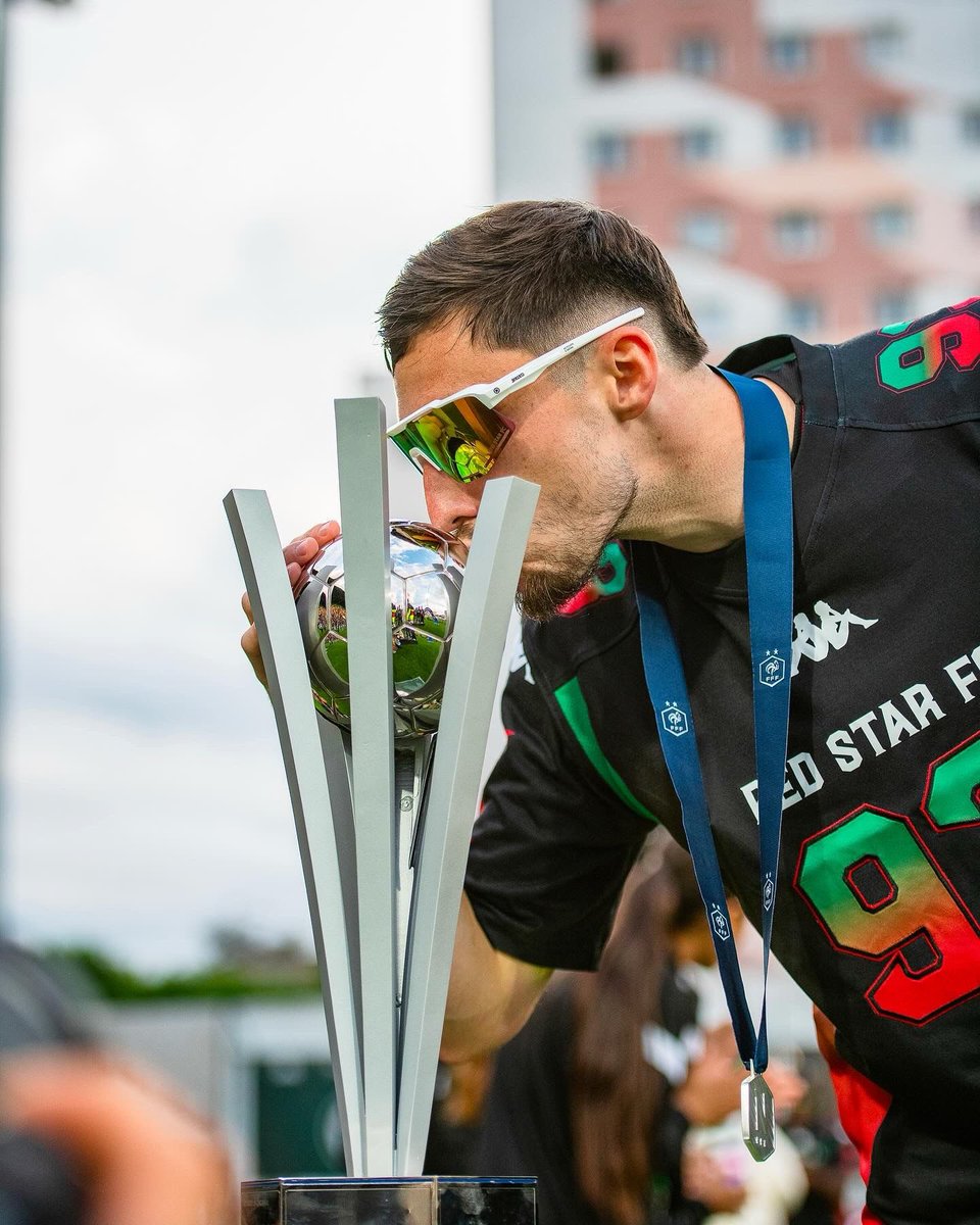 lnstantFoot's tweet photo. Stat folle : Ivann Botella est le premier joueur européen à réussir 𝘁𝗿𝗼𝗶𝘀 𝗺𝗼𝗻𝘁𝗲́𝗲𝘀 𝗰𝗼𝗻𝘀𝗲́𝗰𝘂𝘁𝗶𝘃𝗲𝘀 𝗮𝘃𝗲𝗰 𝘁𝗿𝗼𝗶𝘀 𝗰𝗹𝘂𝗯𝘀 𝗱𝗶𝗳𝗳𝗲́𝗿𝗲𝗻𝘁𝘀 ! 🇫🇷🚀

• 🇧🇪 RWD Molenbeek (D2 ➝ D1) en 2022/23
• 🇫🇷 Red Star (National ➝ Ligue 2) en 2023/24 
• 🇧🇪 La Louvière (D2 ➝ D1) en 2024/25 

Un vrai porte-bonheur de la montée ! 🔑