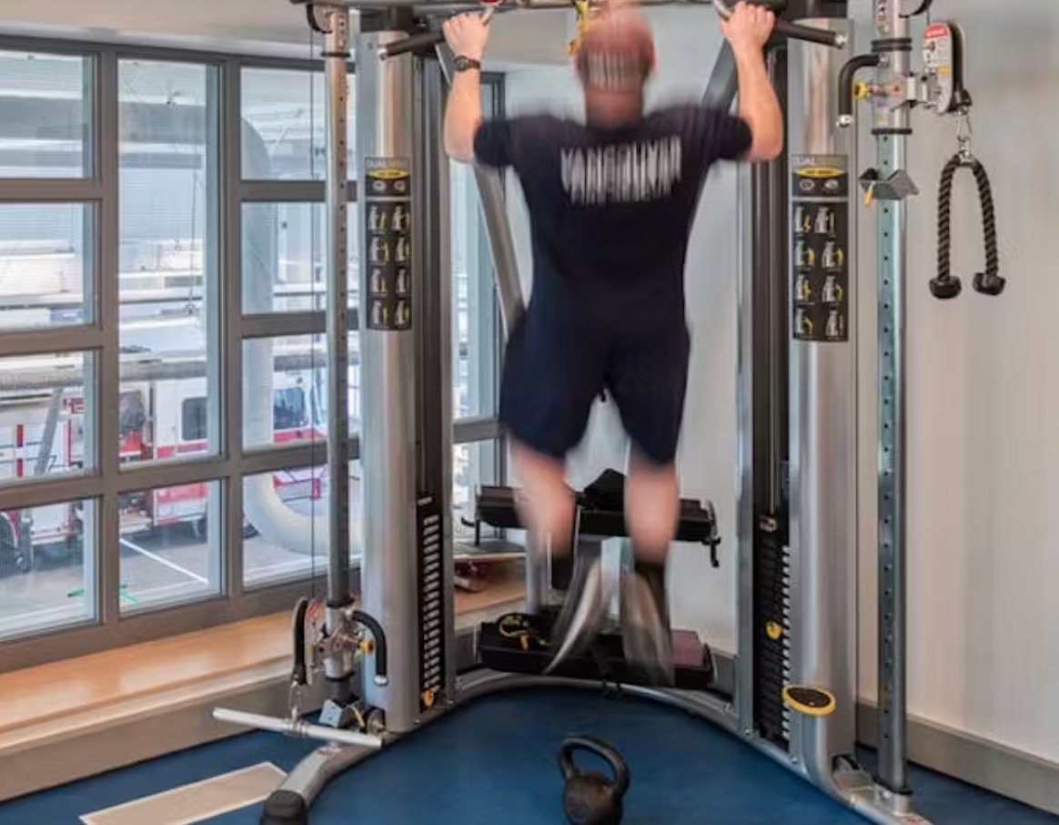 This week's highlight comes to us from @firehousemagazine . Using high intensity functional fitness to improve performance on the fireground. 

firefighterhub.com/weekly-highlig…

More resources at firefighterhub.com.

#firefighting #fitness #crossfit #functionalfitness #firefighter