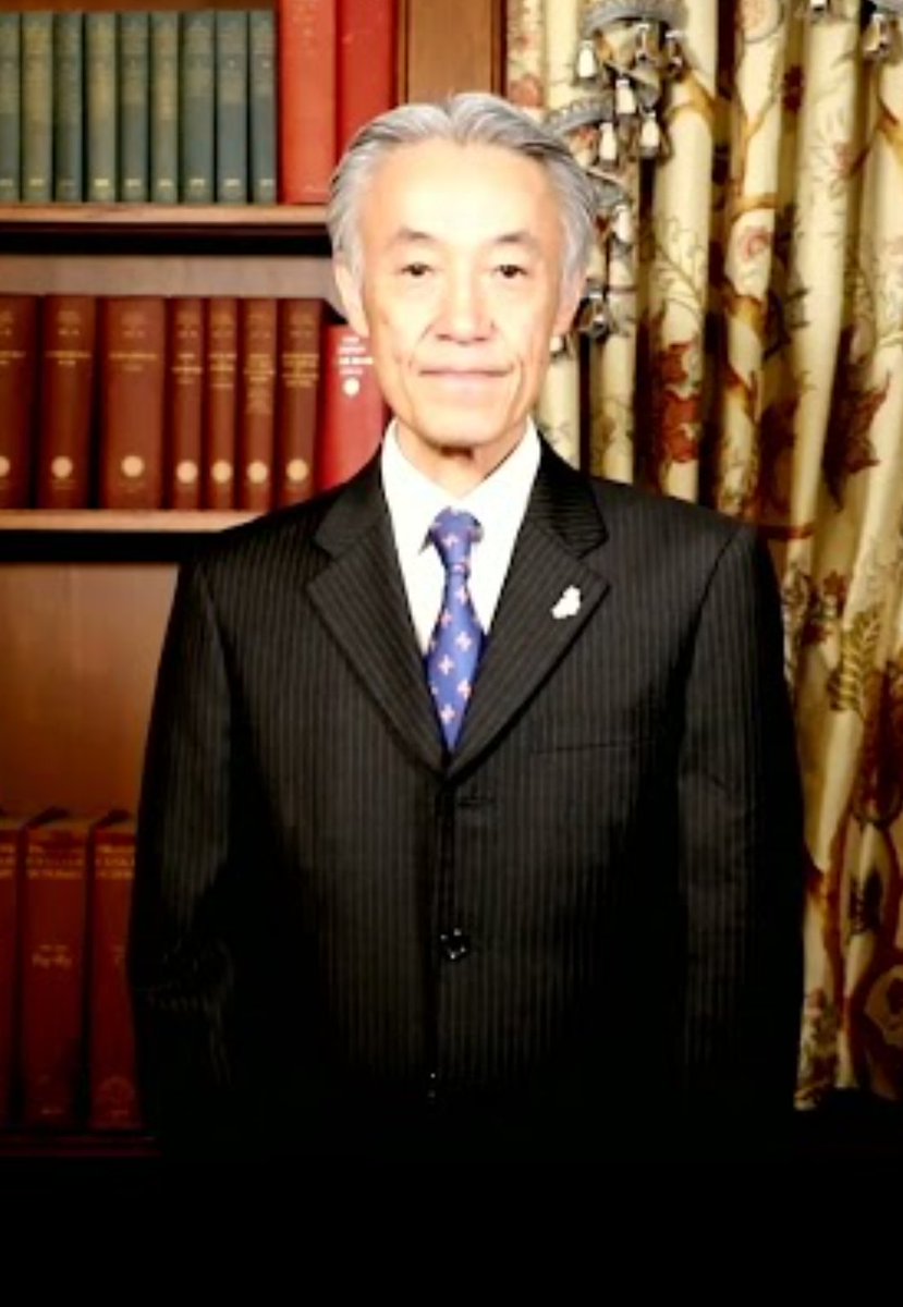 先日赤沢経済再生担当大臣が関税協議で渡米されたニュースが報道されました。赤沢大臣の右隣に座っておられた60歳の「山田駐米大使」が男前過ぎて大使ばかり気になってました。とてもタイプです😍