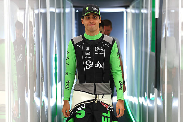 Bom dia! Feliz Páscoa. 🐰 🍫