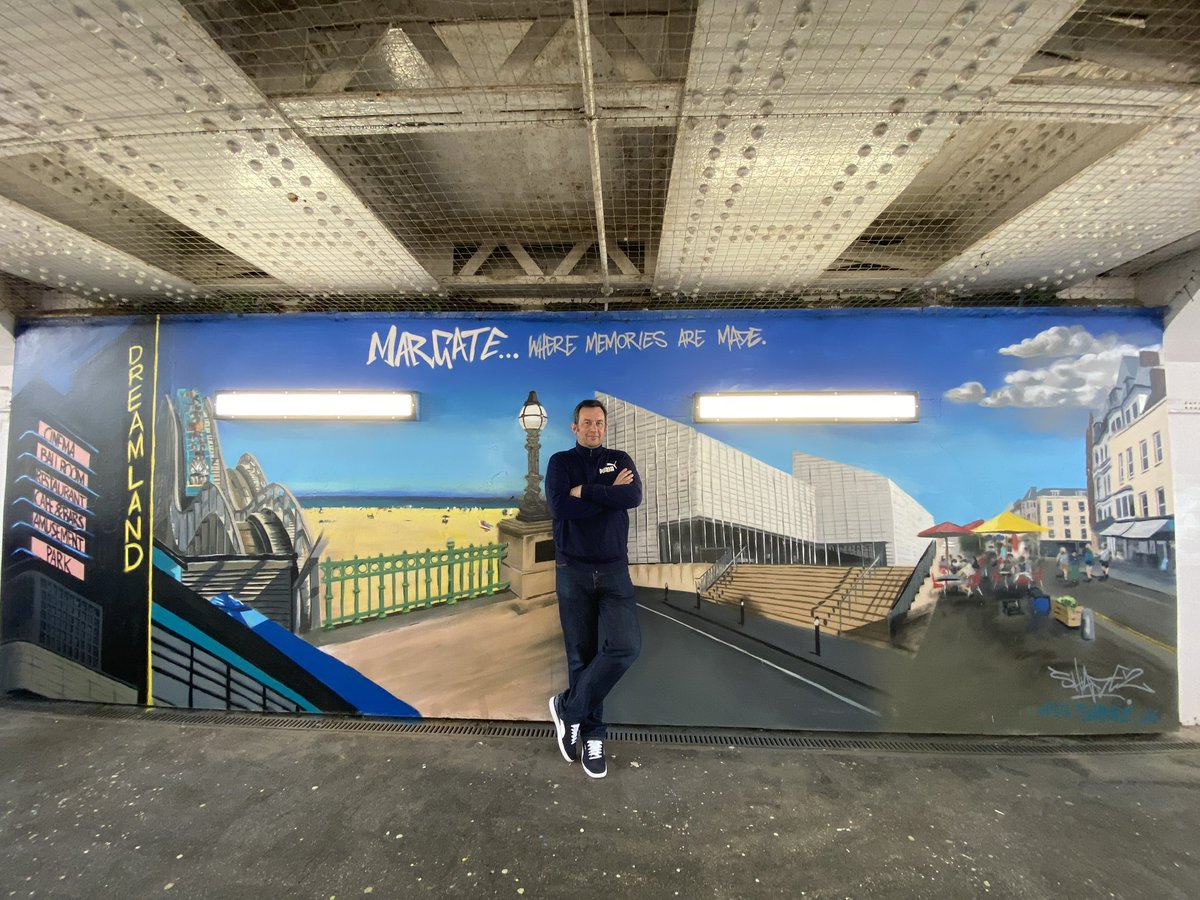 Shade2_UK's tweet image. My latest mural for @Se_Railway Margate Railway station, highlighting the attractions of Margate including Dreamland, the beach, the Turner Contemporary and the old town.
@DreamlandMarg  @TCMargate @OldTownMargate @LoveMargate 
@bbcsoutheast