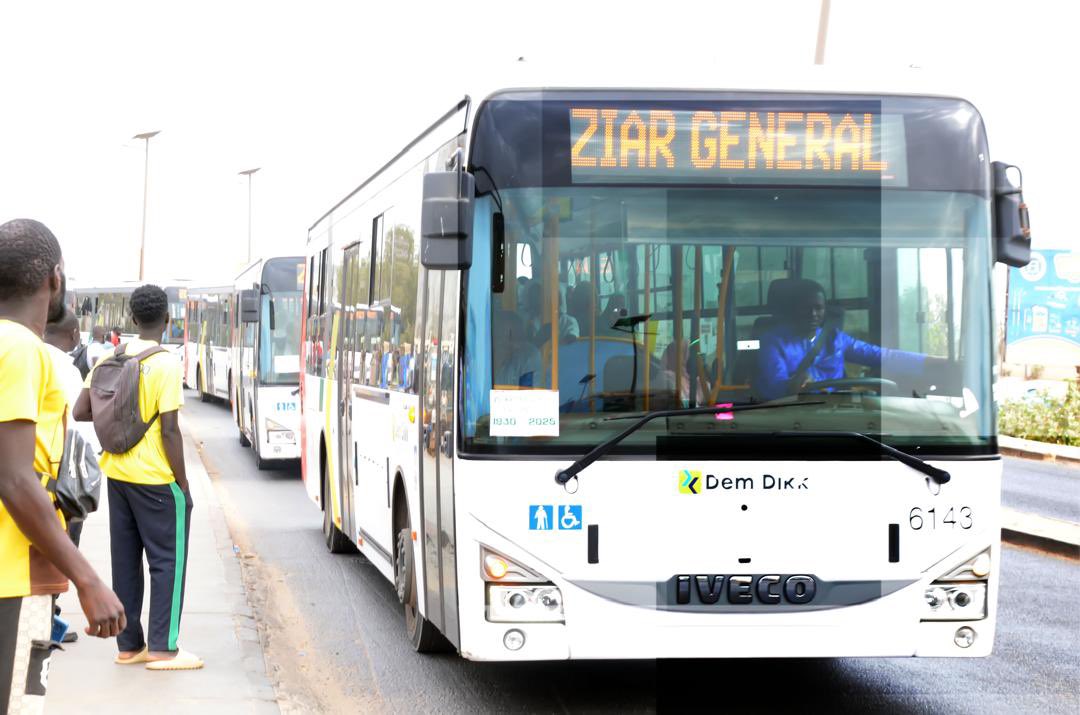 dakardemdikk1's tweet photo. Ziarra Générale 2025 : Dem Dikk au cœur de l'événement !
La Fédération des Dahiras Tidiane de Dakar et sa banlieue fait confiance au professionnalisme de Dem Dikk, le transporteur officiel des grands événements, pour assurer le transport lors de cette occasion. https://t.co/REU7sij3yY