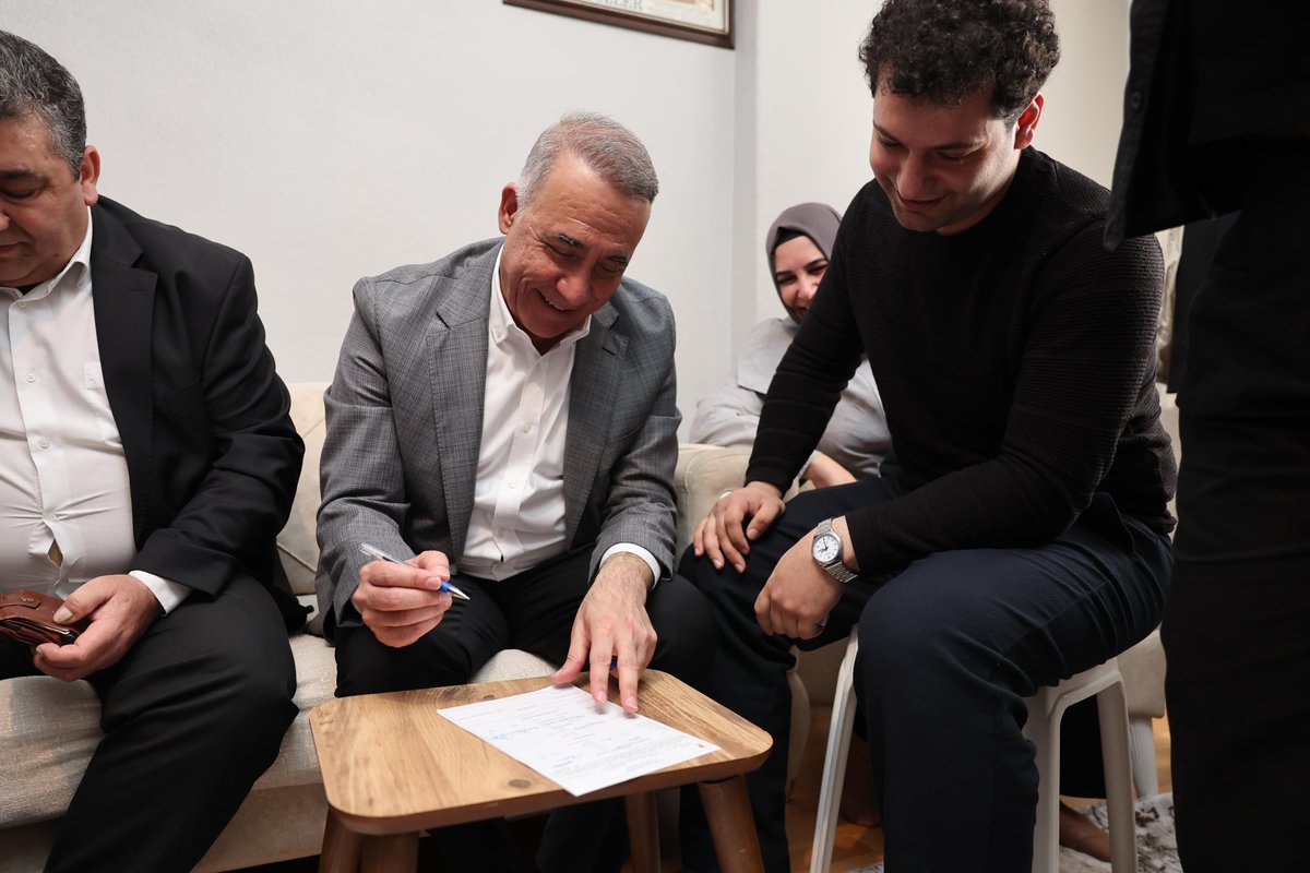 avadursun's tweet photo. AK Parti İstanbul İl Başkanımız Sn. Abdullah Özdemir’in katılımıyla 50. Yıl Mahallemizde Divarcı ailesine misafir olduk. Dünyanın en büyük sivil toplum hareketi olan AK Parti’mize, kutlu teşkilatımıza yeni neferler kazandırdık.
Eş zamanlı olarak aziz İstanbul’un 39 ilçesinde sahadayız!

#HerMahallesiyle Sultangazi