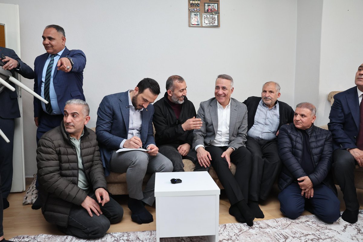 avadursun's tweet photo. AK Parti İstanbul İl Başkanımız Sn. Abdullah Özdemir’in katılımıyla 50. Yıl Mahallemizde Divarcı ailesine misafir olduk. Dünyanın en büyük sivil toplum hareketi olan AK Parti’mize, kutlu teşkilatımıza yeni neferler kazandırdık.
Eş zamanlı olarak aziz İstanbul’un 39 ilçesinde sahadayız!

#HerMahallesiyle Sultangazi