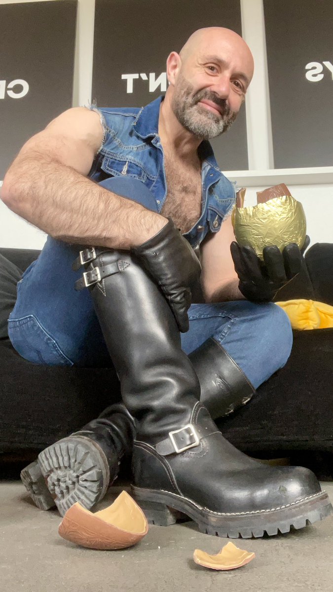 Bootsbeardmike1's tweet photo. Happy Easter my friends… #pasqua2025 #uovodipasqua #wescoboots #levisvintage https://t.co/EzsrDzVJNp