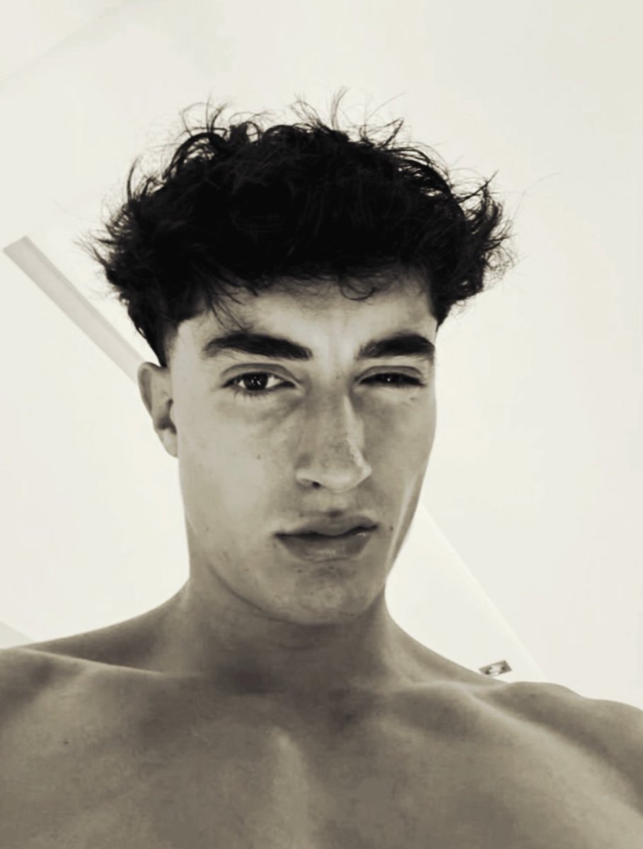 𝐏𝐀𝐏𝐈 𝐂𝐇𝐔𝐋𝐎 tweet media