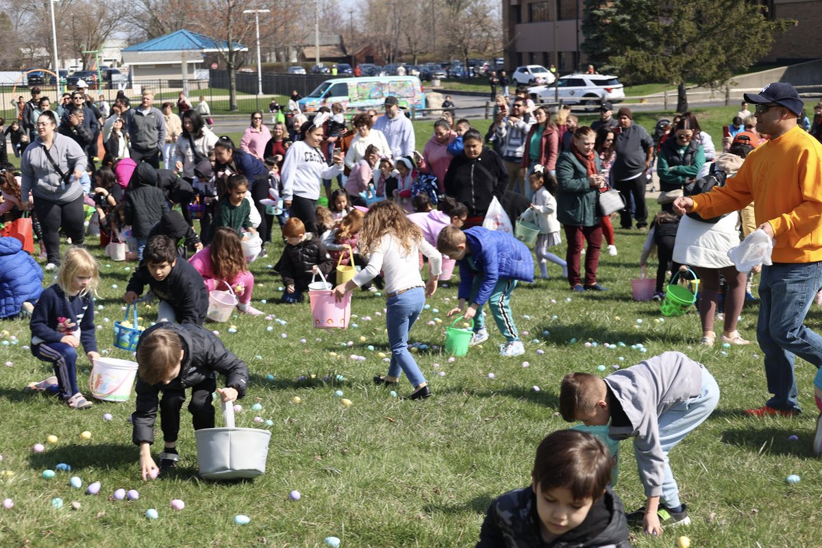 BvilleParks's tweet image. #HolidayHours: The DGLC will be closed Sunday, April 20. #SpringHoliday