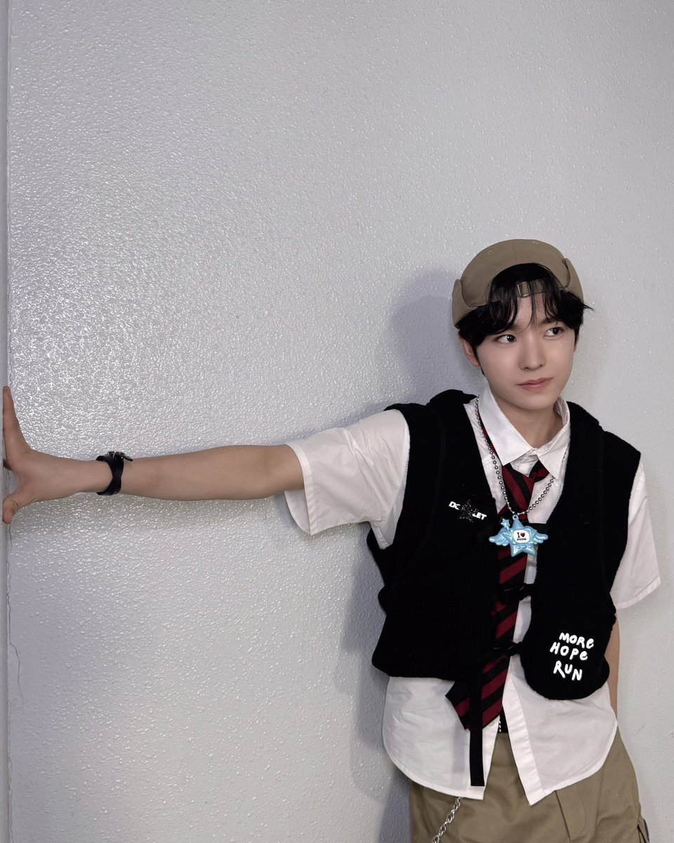 I’m about to let my feeling go pop!

#YUSHI #유우시 #ユウシ    
#NCTWISH #poppop
#NCTWISH_poppop