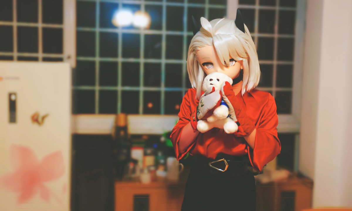 [Remastered Archive 2024.10.14]
Justice and her little dog friend 🐾, sharing a quiet moment late at night.

Now with improved color balance, refined detail, and softer tones — for a cleaner, more natural look 🎨🧵🍃.

#HelltakerJustice #Helltaker #kigurumi #Helltakercosplay