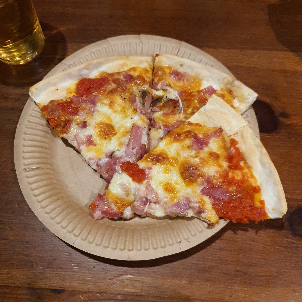 🎶 Bares, qué lugares tan gratos para tapear 🎶 😁
#BarrioHúmedo 🍷
#FelizDomingoATodos ❤️