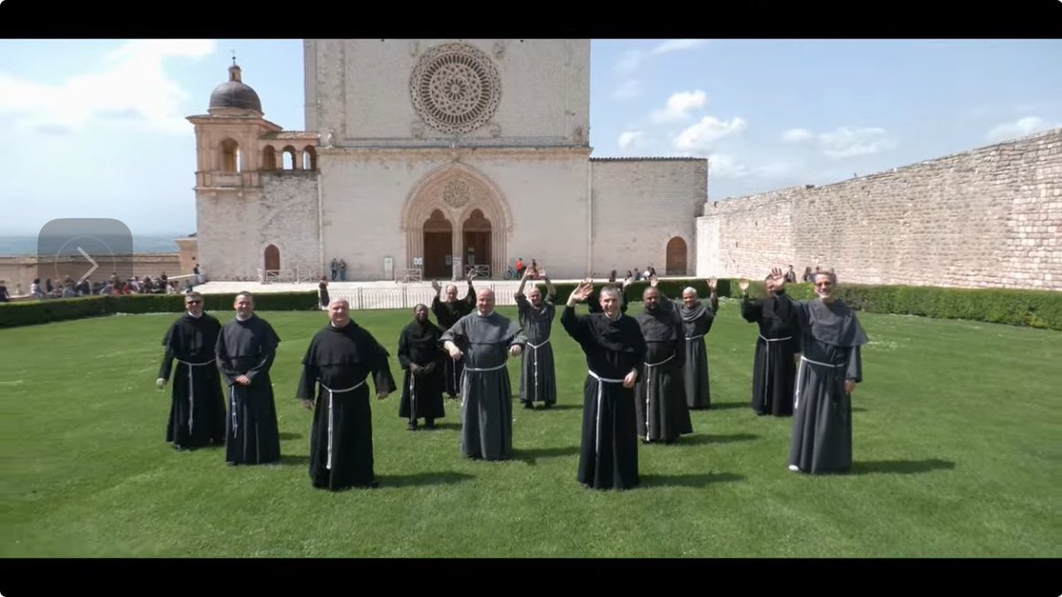 francescoassisi's tweet photo. Il Signore è risorto! La luce vince le tenebre, il perdono il male. A tutti voi amici rivolgiamo l’augurio di continuare questo cammino di risurrezione.
Sia l’occasione per nuove opportunità per tutti: insieme a san Francesco camminiamo in una vita nuova https://t.co/RG2h8qZHUM https://t.co/Df3qRYWnbF