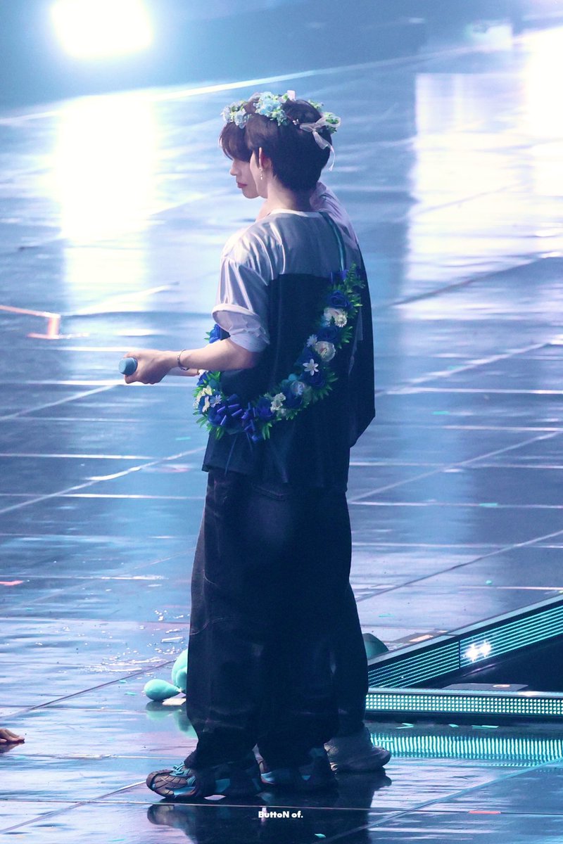 𝑩𝒖𝒕𝒕𝒐𝒏 𝐨𝐟 tweet media