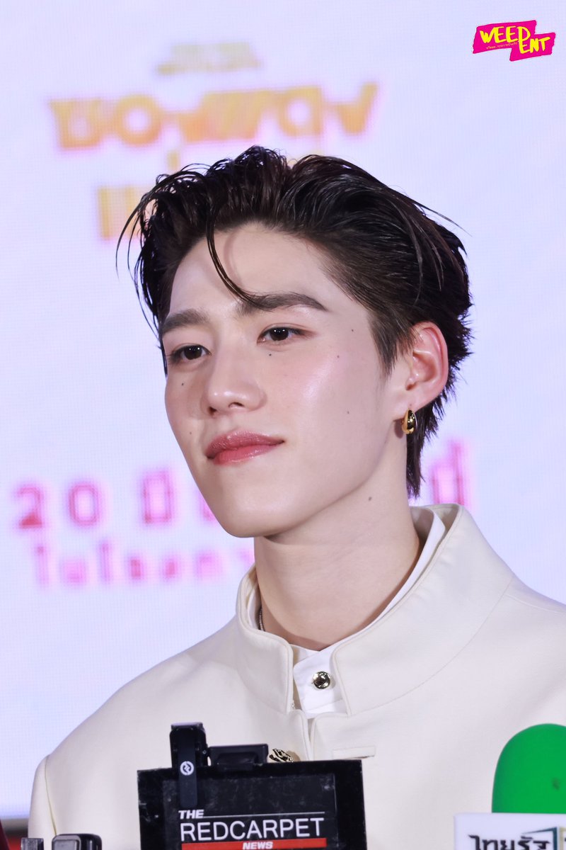 อยากให้ผิวออร่า ฟีลคล้าย ๆ พีพีแบบนี้ มีใครมีอะไรแนะนำบ้างคะ จะสกินแคร์หรือหัตถการได้หมดเลยค่ะ 🥺🙏🏻 (ตอนนี้ผิวหน้าเราขาวใช้คุชชั่นลาเนจ21Nค่ะ แต่ผิวตัว ไม่ได้คล้ำมาก แต่ก็รู้สึกว่ามันยังไม่ออร่าขนาดนั้น ถ่ายรูปมามันดูหมองค่ะ 😭)