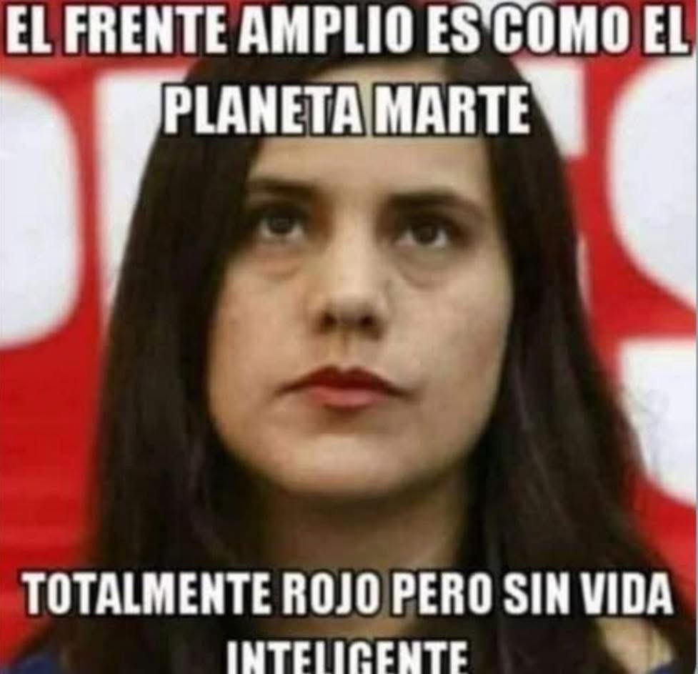 Más claro echarle  agua