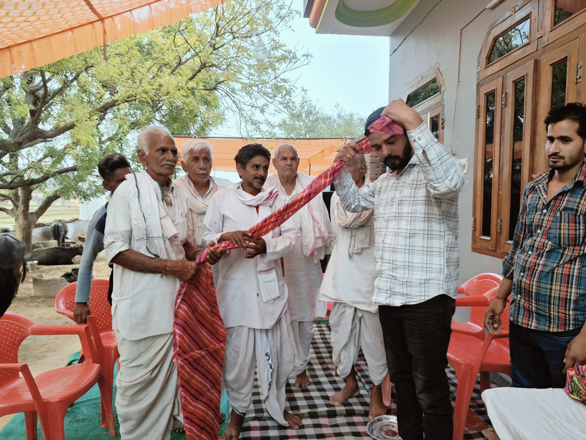 MadanMohanMINA's tweet photo. 📍पाड़ला(टोडाभीम) में प्रिय दोस्त अमित महर के धार्मिक प्रोग्राम में शामिल हुआ.! #Padla https://t.co/A9NzD3axtK