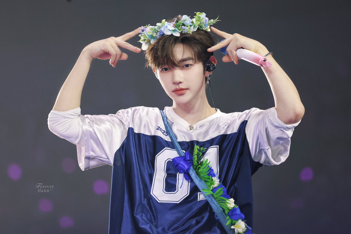 Forever021Hann's tweet photo. 20250420

🌸🍃🌸🍃🌸🍃

#장하오 #ZHANGHAO #章昊 #ジャンハオ 
#제로베이스원 #ZEROBASEONE #ZB1 https://t.co/2fnbSdcnCO