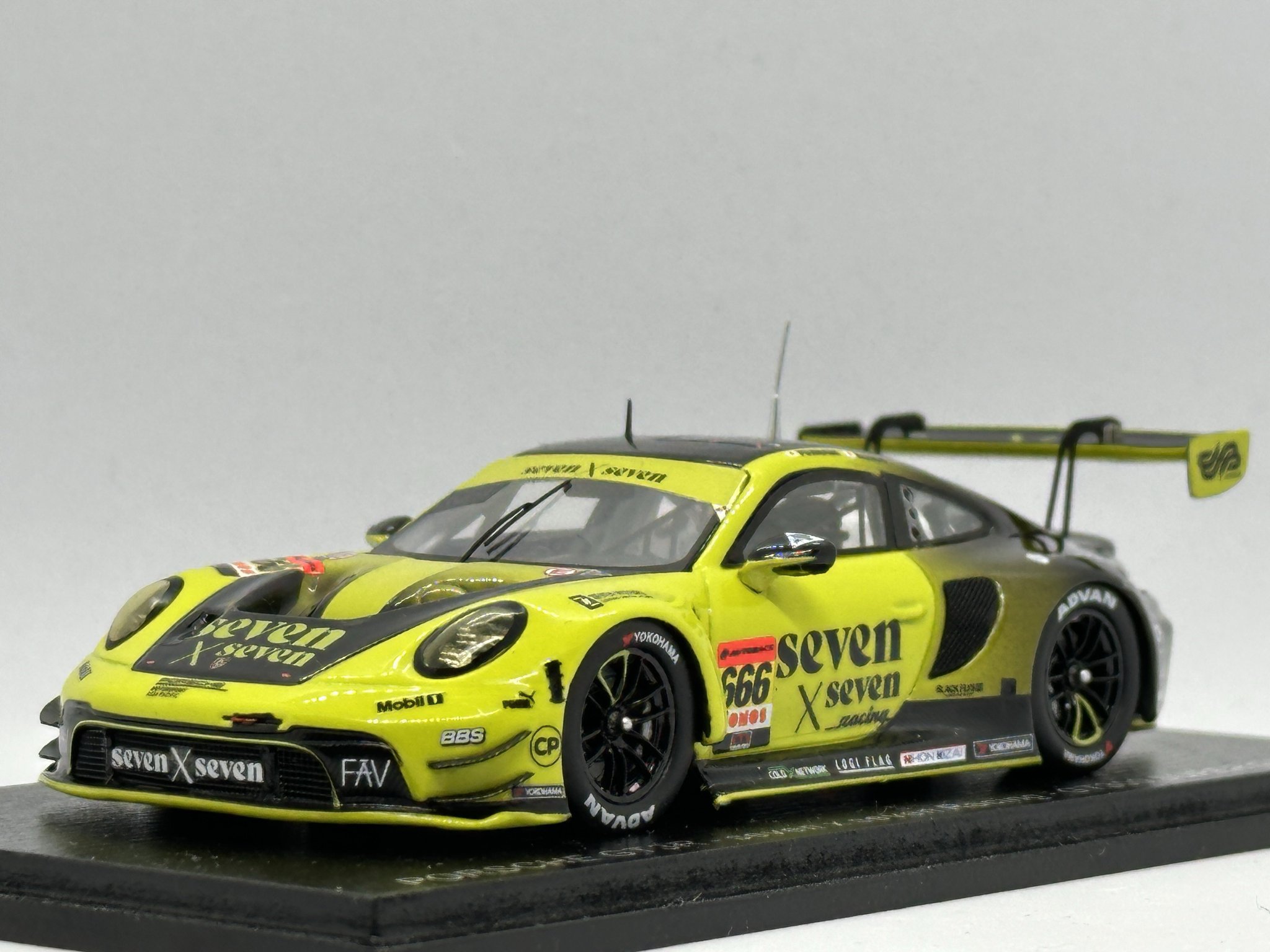 ポルシェ　ドラム缶チェア　Porsche Racing Top Speed 1/18 ポルシェ 911 GT3 R FIA GT ワールドカップ 70
