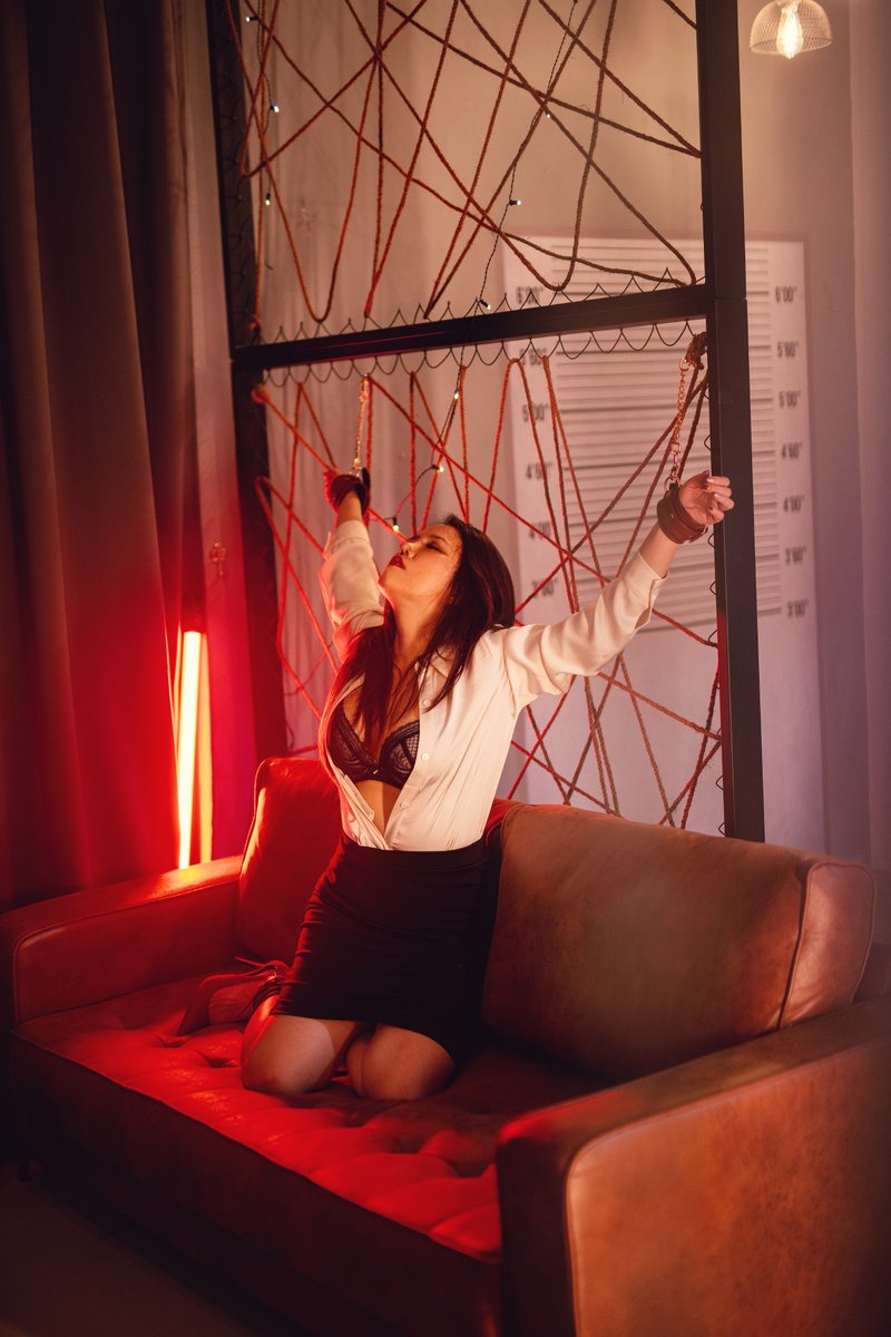 Trapped in the Spider's Web

<a href="/Min_a13579/">Minaaaaaa</a>