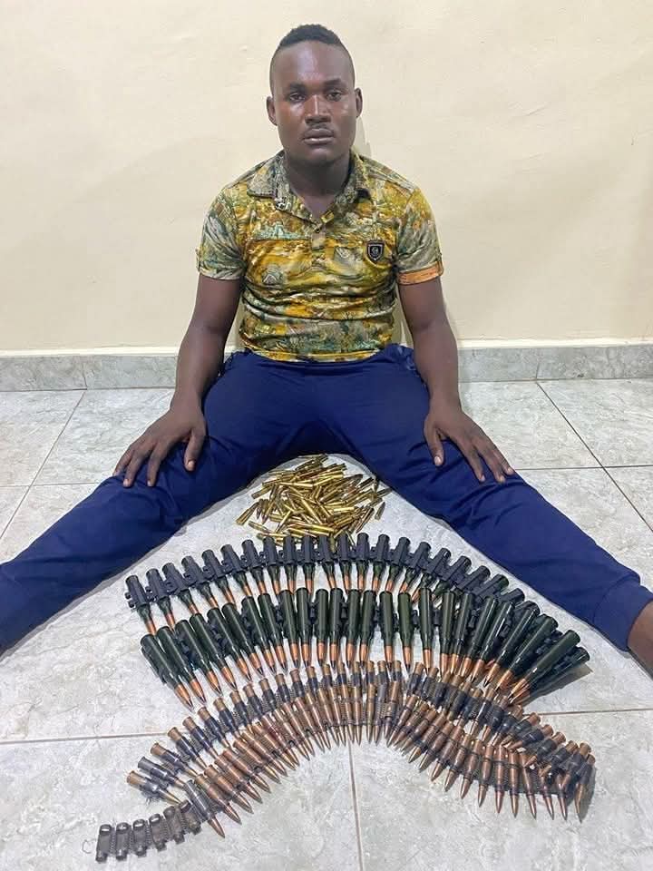 AutanGovernors's tweet photo. 25-Year-Old Nigerian Soldier Caught In Kaduna Smuggling Ammunition From Frontline Operations | Sahara Reporters https://t.co/7M24qsHSBi https://t.co/slceSjaTyw
