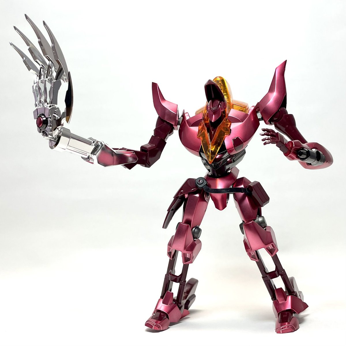 仕事絡みで譲って頂いたキット。
かなりレアモノみたい。
綺麗な塗装を活かして素組みで完成。

コードギアス 1/35 紅蓮弐式
ロイヤルコーティング

#プラモデル
#50の手習い