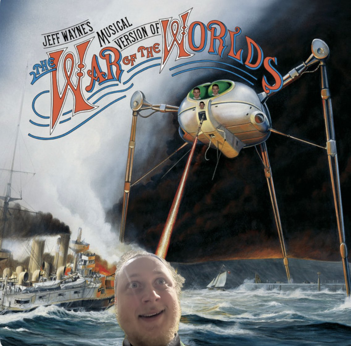 Dem dang aliens 

#TheEveOfTheWar