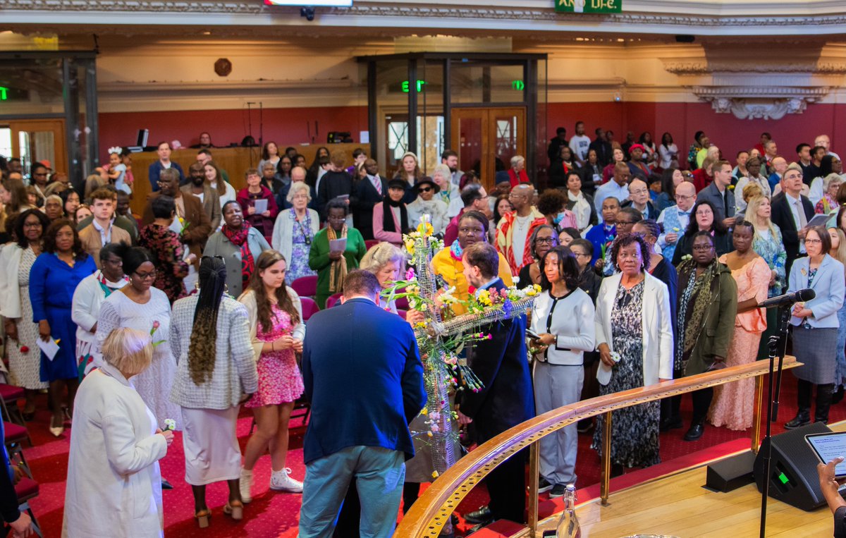 Easter Sunday at Methodist Central Hall Westminster.

Revd Martin Turner preached and Revd Tony Miles led Holy Communion. The Lenten tree bloomed with flowers, marking the resurrection and new life in Christ.

#EasterSunday #MCHW #Resurrection #HolyCommunion