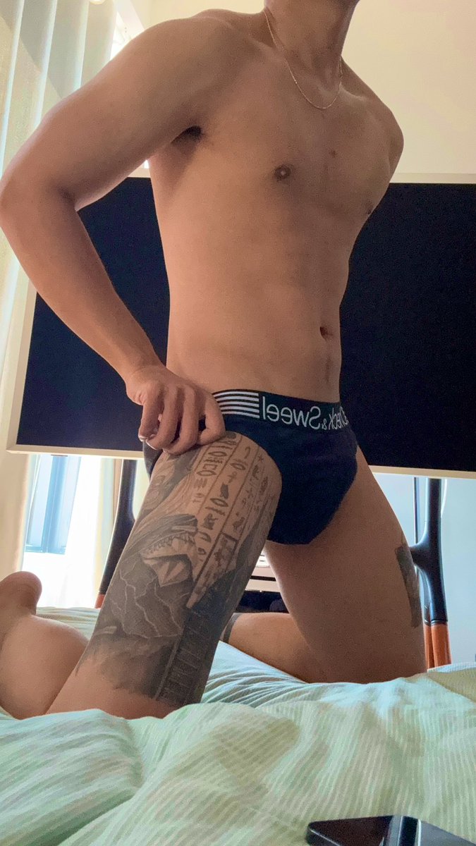 Cởi nó ra giúp tớ !