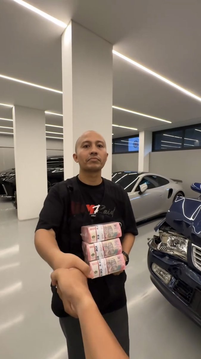 carsjebgail's tweet photo. kondisi mobil Kijang bang arief yang nabrak mobil panther dua minggu lalu

restorasi budget 300jt, bakal kegoreng sampe harga berapa nih mobil Kijang di pasaran🫠 https://t.co/Qsxth7nmix