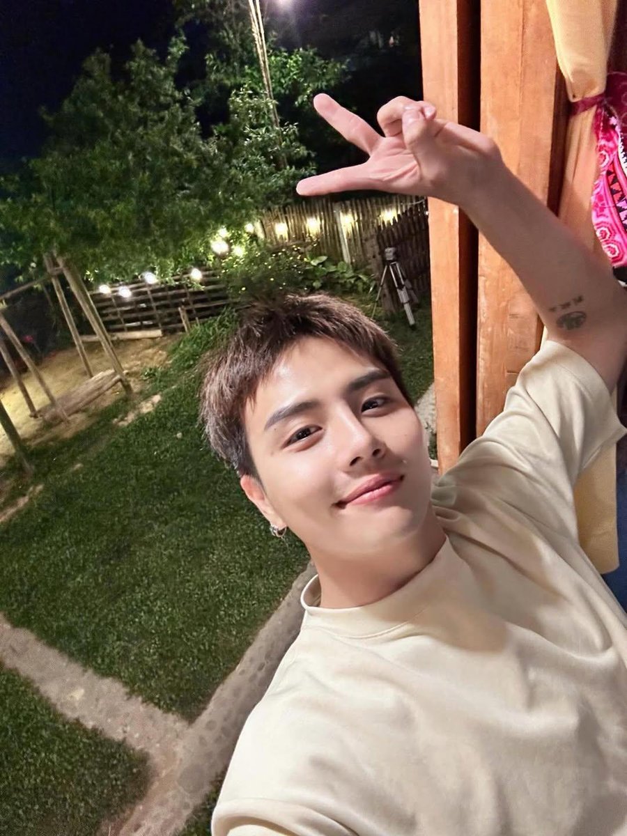 lesyeuxdeDaniel's tweet photo. Họ đáng yêu 💛💖 https://t.co/TIhcuHGTP1