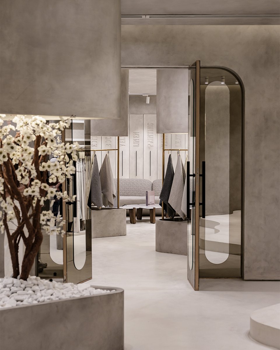 Colortekpaints's tweet photo. Modern elegance redefined at the Neguib Selim textile store in Egypt! The harmonious interplay of sleek lines and sophisticated surfaces, thanks to Colortek Neocement, is simply captivating.

#colortek #colortekpaints https://t.co/uXmYH0xkqF