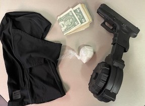 mcpnews's tweet image. 23-year-old Damonne Antonio Shayne Martin of Silver Spring has been arrested and charged with a shooting that occurred at the Dick’s Sporting Goods in the 11100 block of Veirs Mill Road.

www2.montgomerycountymd.gov/mcgportalapps/…

@4DCommander 
#MCPNews #MCPD #arrest