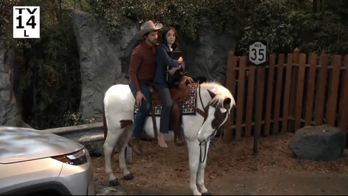 TVFan43's tweet photo. Molly look behind the fence. SAVE TJ from Frank!! #gh #SaveTJ https://t.co/VuRfzFd6Qf