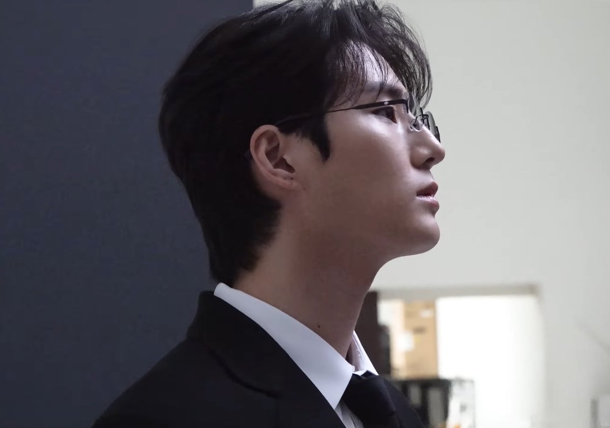 letterswith_k's tweet photo. 결혼식에서 무테안경 써도갠찮나요?
급합니다 https://t.co/AhE809pOGk