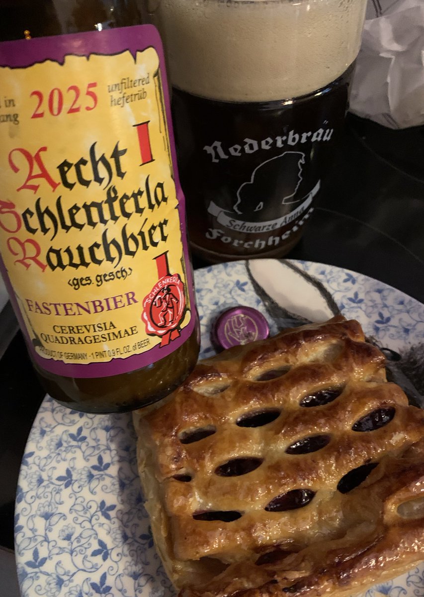 bartlebeer's tweet photo. Laïzisiertes Karfreitagsdarben auf heidnischem FastenHasen. 

#Francozythopia #Teutopien https://t.co/yRqIeYaJjq