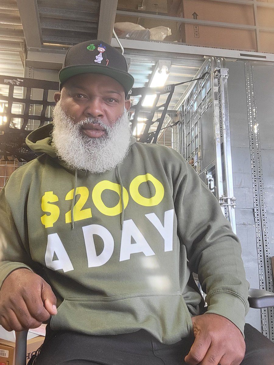 FloydWilliams46's tweet photo. $249 gets you 5 presentations and access to the small community.   All I need is $200 a day.  Ion really care about what you doing, but I love what you doing. 

You should working in your levels and/or polishing your ema. https://t.co/AWSG68BhHN