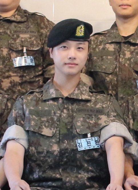 belovedchanwoo's tweet photo. Jinhwan is the first iKON member to complete his military service 🥹🫡

WELCOME BACK JINHWAN
#HomecomingWithJinhwan https://t.co/Xio2P83alp