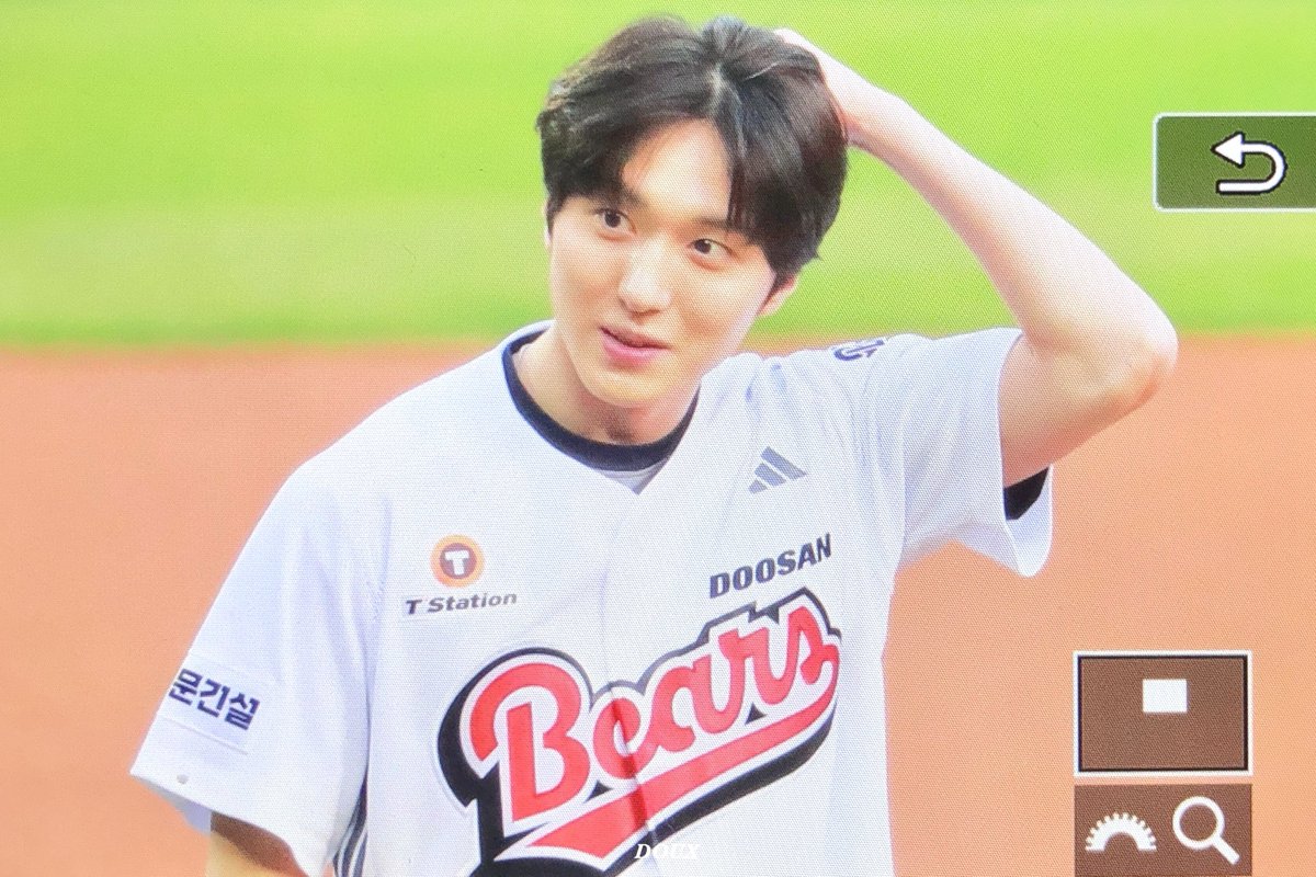doux_cn's tweet photo. 250418 
두산승요 아기톡기🐰⚾️
#찬희 #강찬희 #CHANI #SF9 https://t.co/CZzmhMMm0O