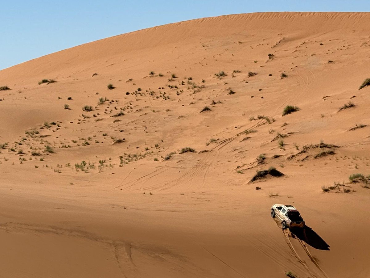 MarocRallye's tweet photo. 🏁 Jour 5 – Recos Rallye du Maroc 🏜️
Entre dunes dorées, soleil de plomb et palette de couleurs, le désert continue de nous émerveiller !✨
Le sable brûle, les moteurs ronronnent, et l'aventure continue. 💥
#rallyedumaroc #rdm25 @OfficialW2RC @visitmorocco_1 @FIMLive @fia https://t.co/DCEeV5d8No