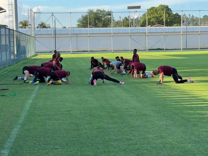 Princessbrakz's tweet photo. ✍️Mazoezi ya kwanza kwa Stellenbosch FC baada ya kuwasili visiwani Zanzibar kucheza mchezo wa nusu fainali mkondo wa kwanza dhidi ya Simba SC https://t.co/9EoUsEkyYD
