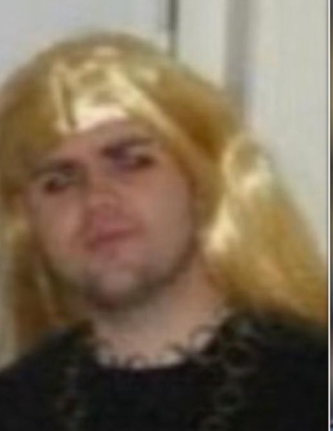 AnnieForTruth's tweet image. JD Vance dressed in drag during his Yale days. Remember when these pictures emerged last summer, he had no comment! 😂