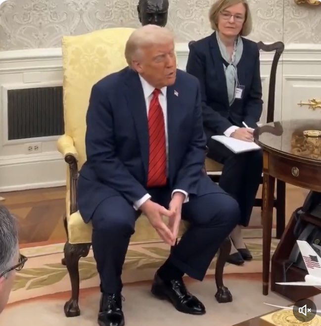 Why does Trump always look like he’s sitting on the toilet?