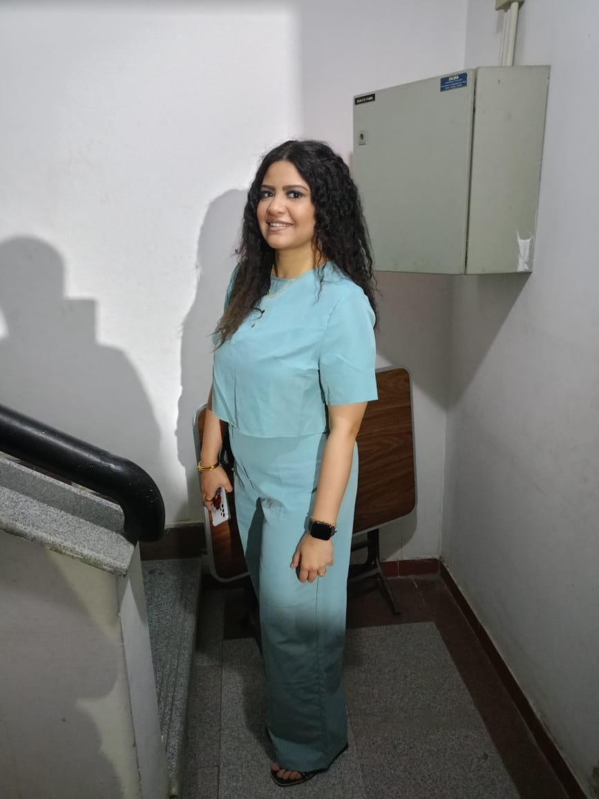 SamierSola's tweet photo. عيش حب الناس و عيش .. تلقي الناس بيوت فاتحه قلوبها فوت .. حب متتنسيش🌟 https://t.co/Y6jZOBvaiF