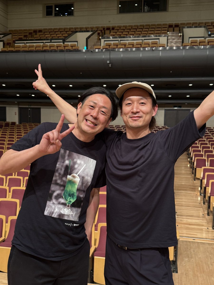 mokurosu's tweet photo. 念願のベル兄とも写真撮ってもえました😆
@smart800 https://t.co/8VwIsRMj5u