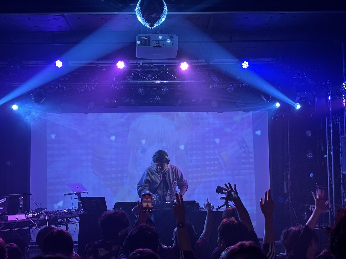 ごっち tweet media