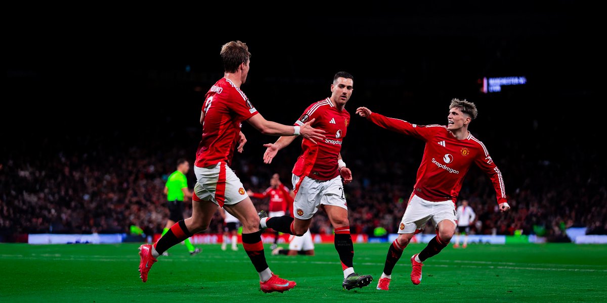 MUFCEDIT's tweet photo. 4K #Wallpapers : Manchester United , PC  🖥️ ❤️ https://t.co/KVTyw2e20E