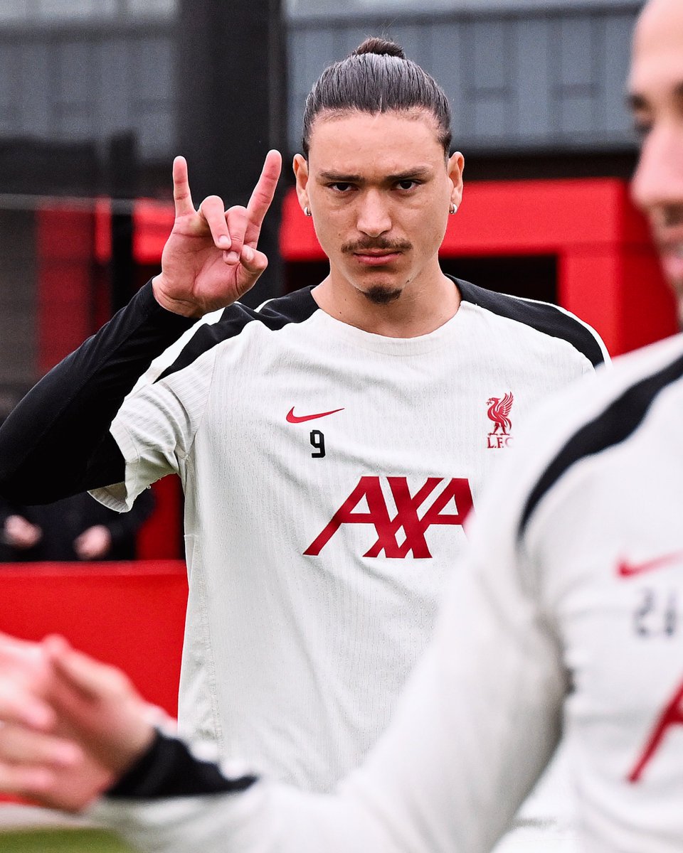 LFC's tweet photo. 🤘🇺🇾 https://t.co/ntxsFT0Avf